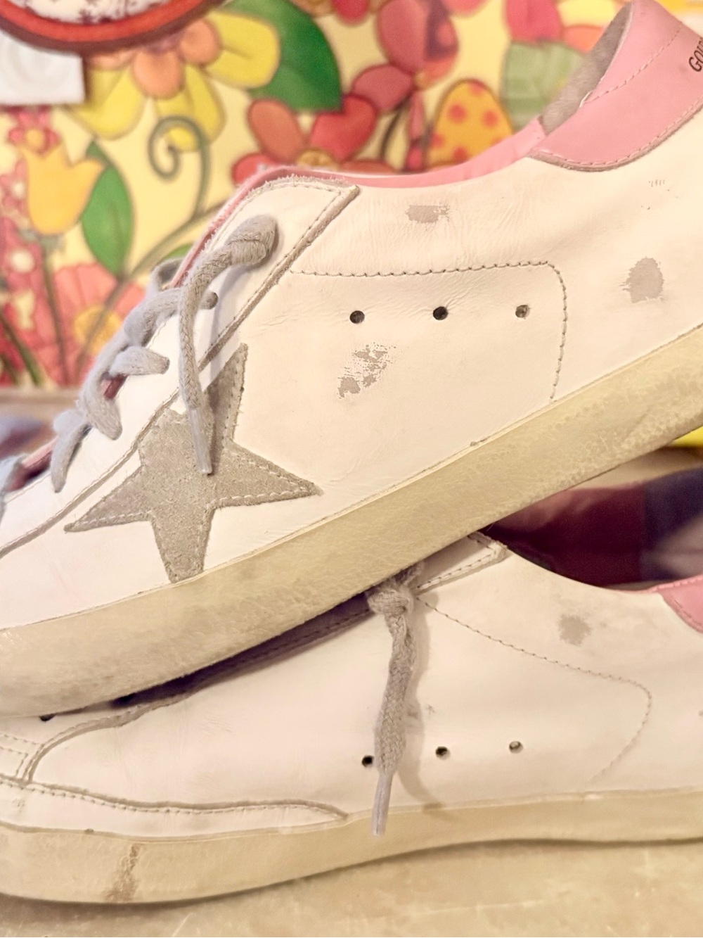 Golden Goose women’s superstar White and Pink Low-Top Sneakers with Gray Star - Picture 12 of 13